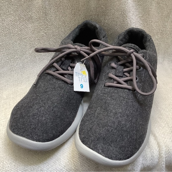 Time and Tru Shoes - Time and Tru Gray Lace-Up Sneakers Shoes-Wool Like Fabric-Memory Foam-9M-NWT